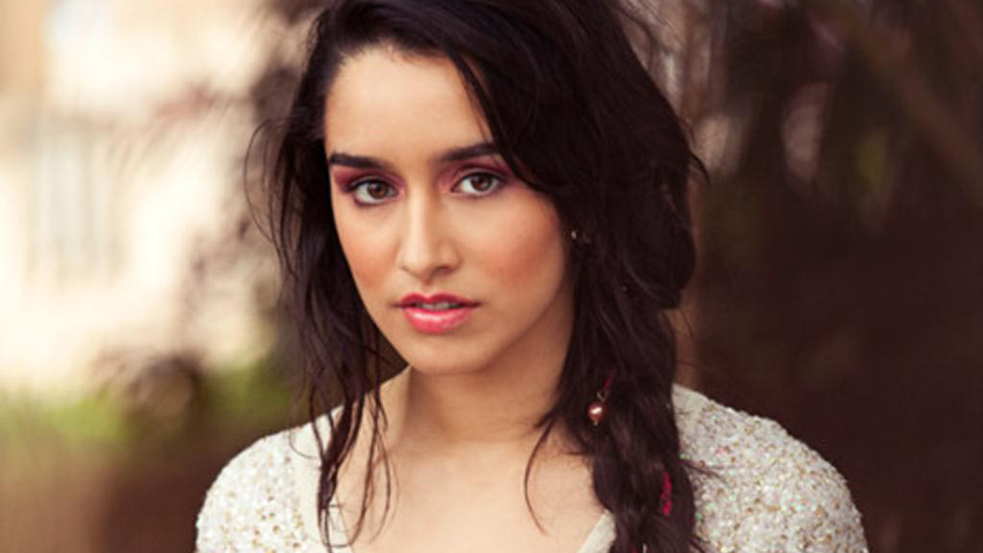 Cute Beautiful Shraddha Kapoor - HD Wallpaper 