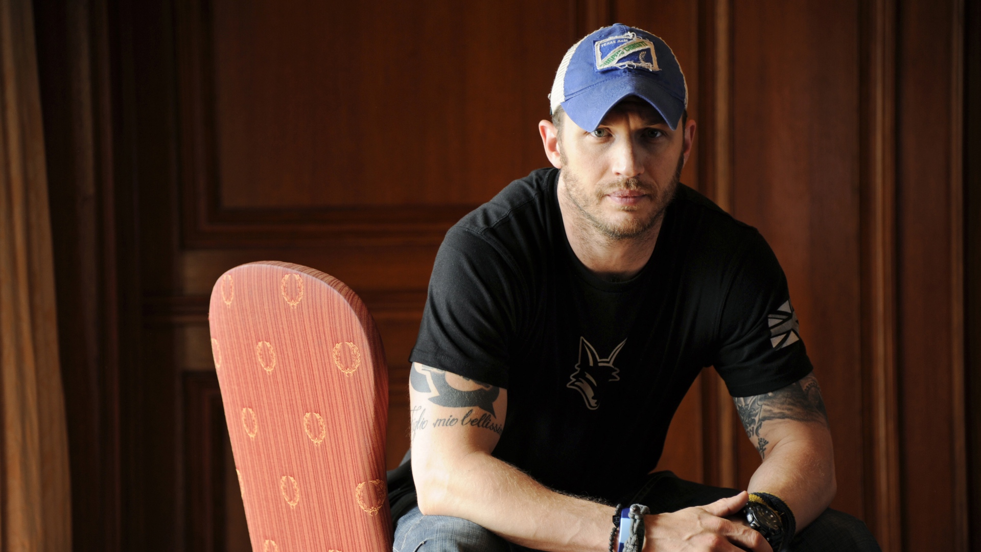 Wallpaper Tom Hardy T-shirt Bristle Actor - Tom Hardy Wallpaper Iphone - HD Wallpaper 