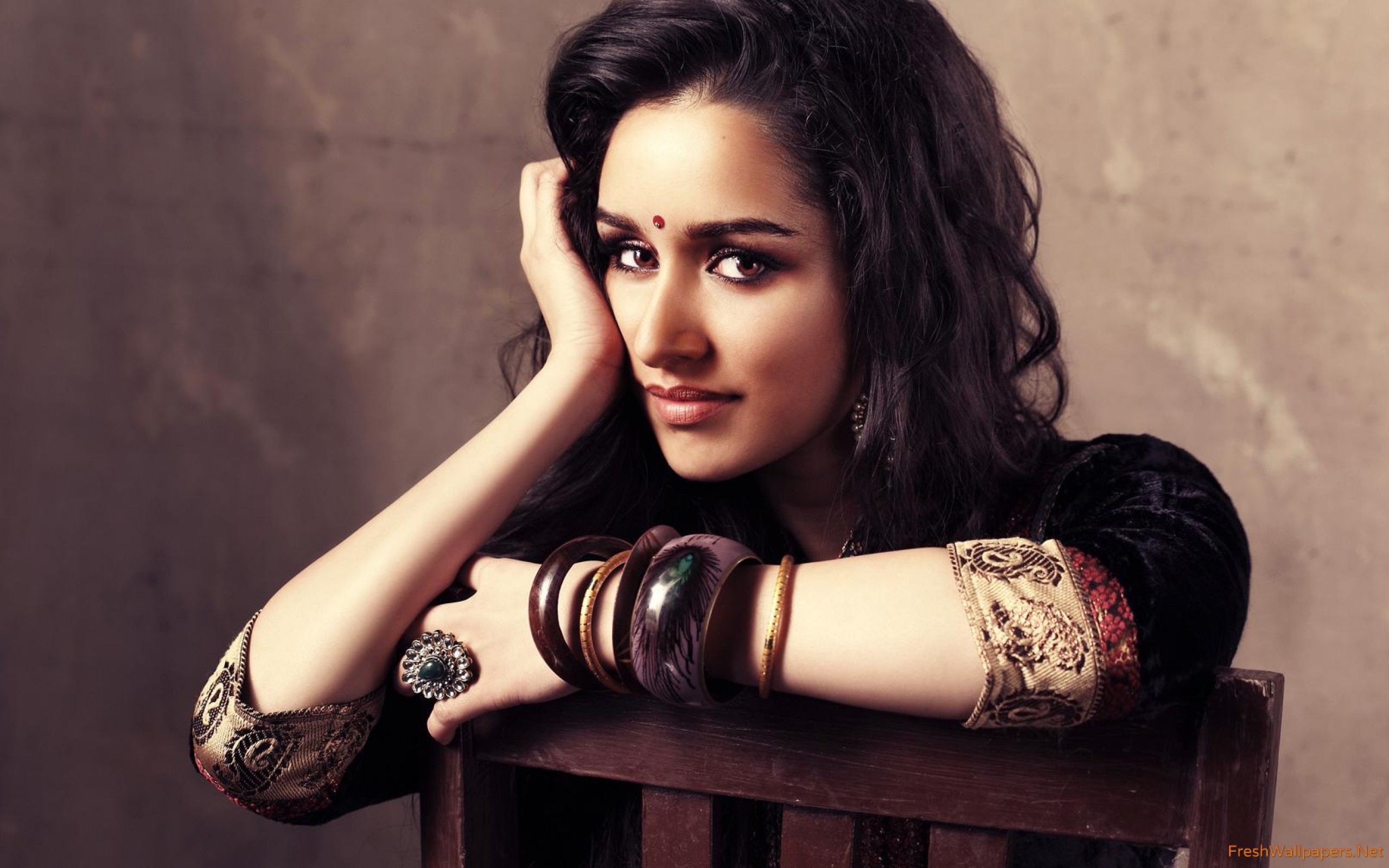 Shraddha Kapoor - HD Wallpaper 