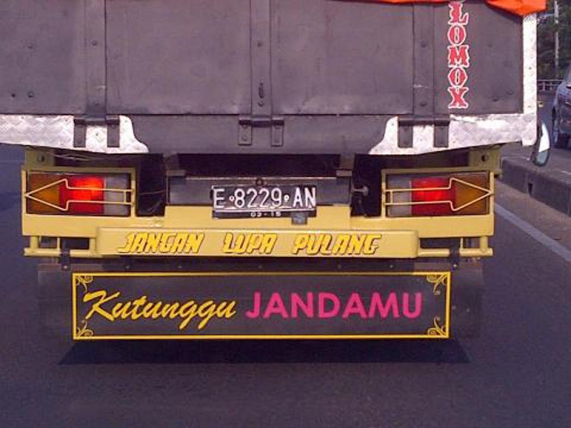 Tulisan Di Truk Kutunggu Jandamu - HD Wallpaper 