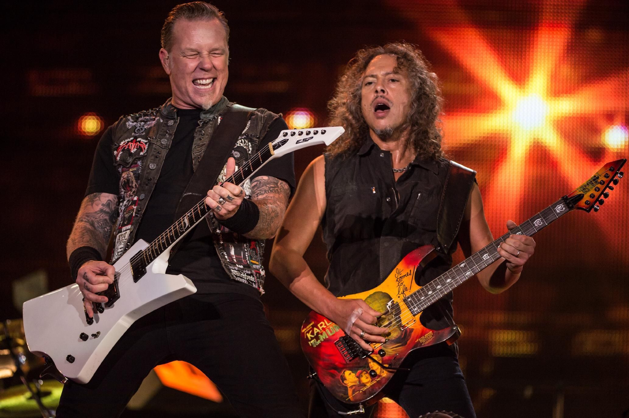 Metallica Wallpapers - James Hetfield And Kirk Hammett - HD Wallpaper 