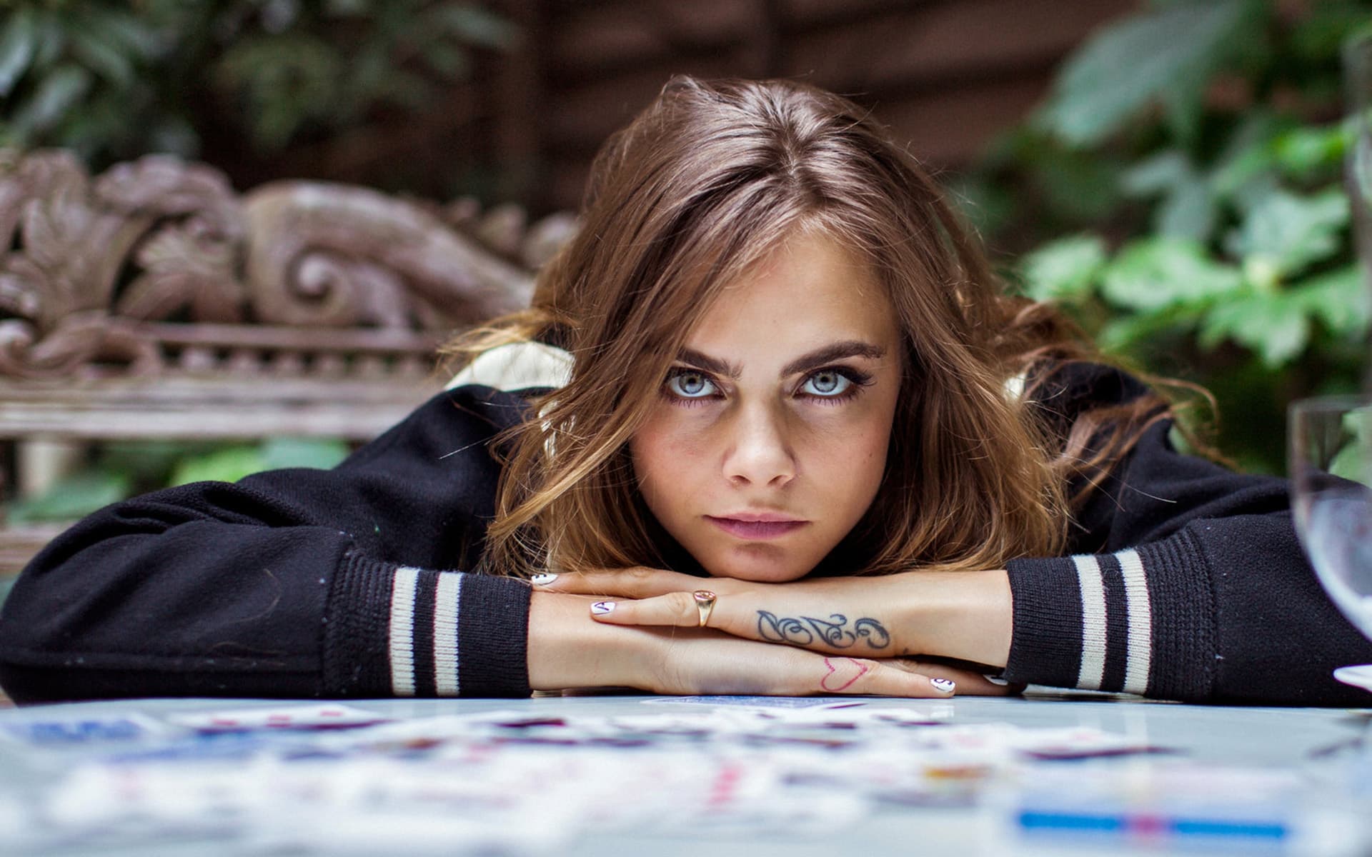 4k Cara Delevingne Wallpaper Download - Cara Delevingne - HD Wallpaper 