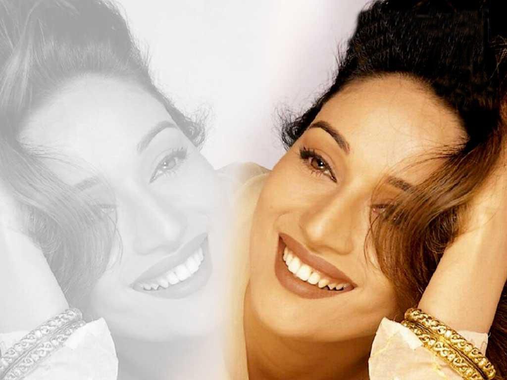 Madhuri Dixit, - Madhuri Dixit Wallpapers Full Size - HD Wallpaper 