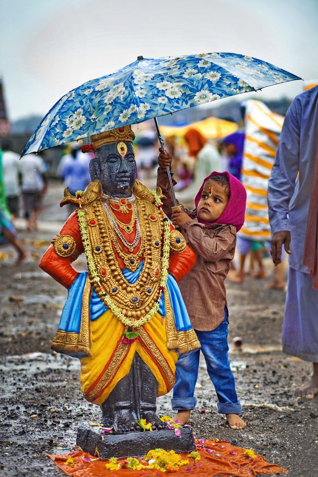 Lord Krishna In Rain - HD Wallpaper 