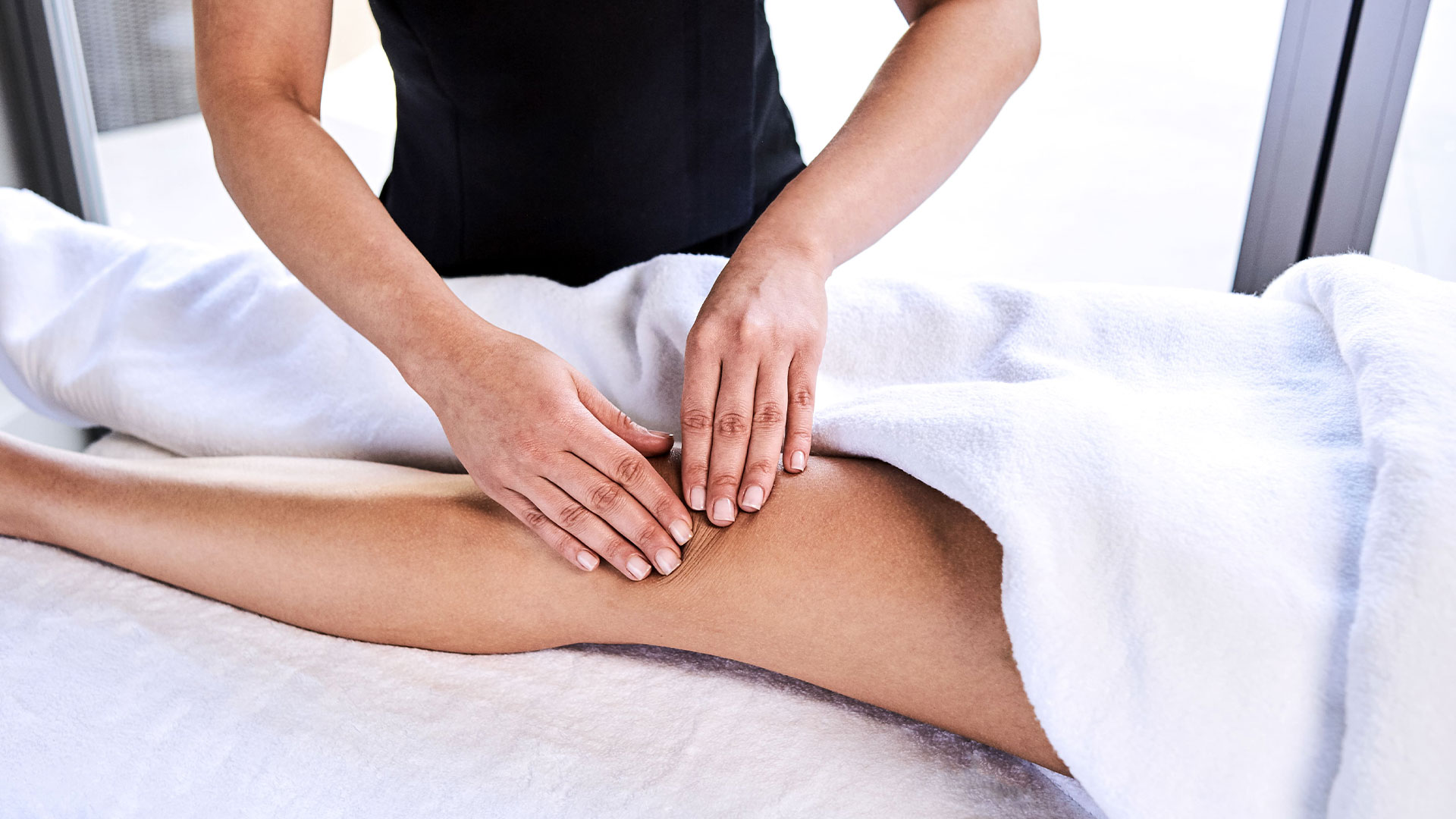 Post Operative Massage - Sitting - HD Wallpaper 