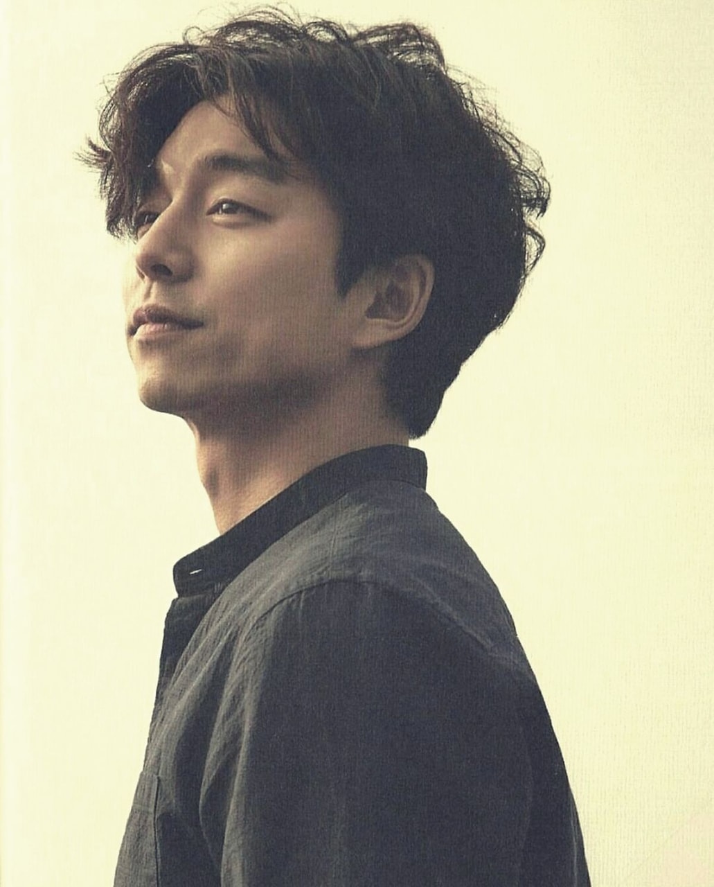 Gong Yoo, Handsome And Idol - Gong Yoo - HD Wallpaper 