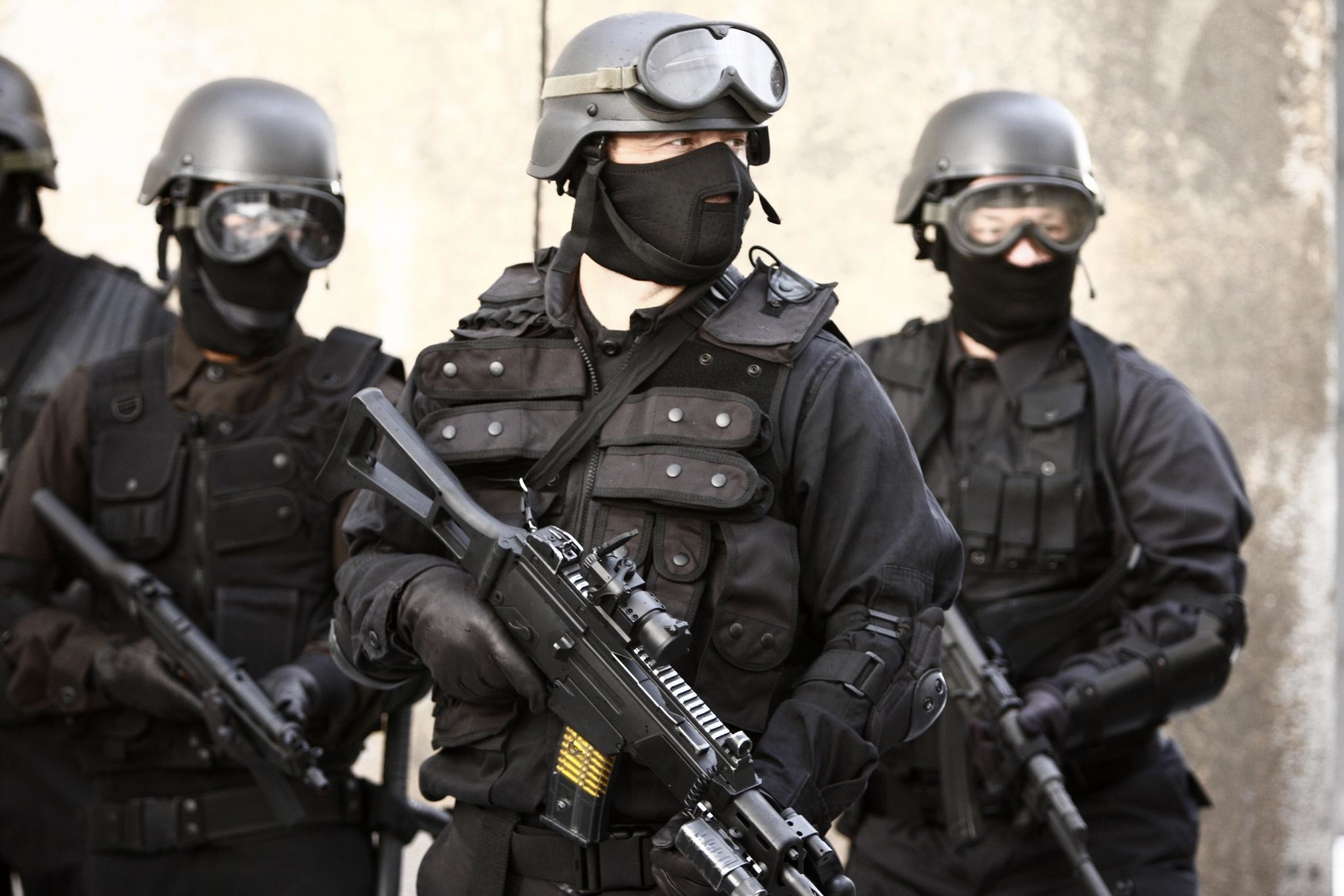 Widescreen Source Swat Wallpapers Data Src W Full 0 8 A 2528 Italy Special Forces 48x1366 Wallpaper Teahub Io