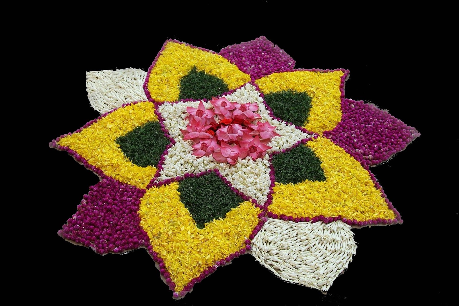 Flower Rangoli Diwali Wallpapers - Rangoli Design Of Flowers - HD Wallpaper 
