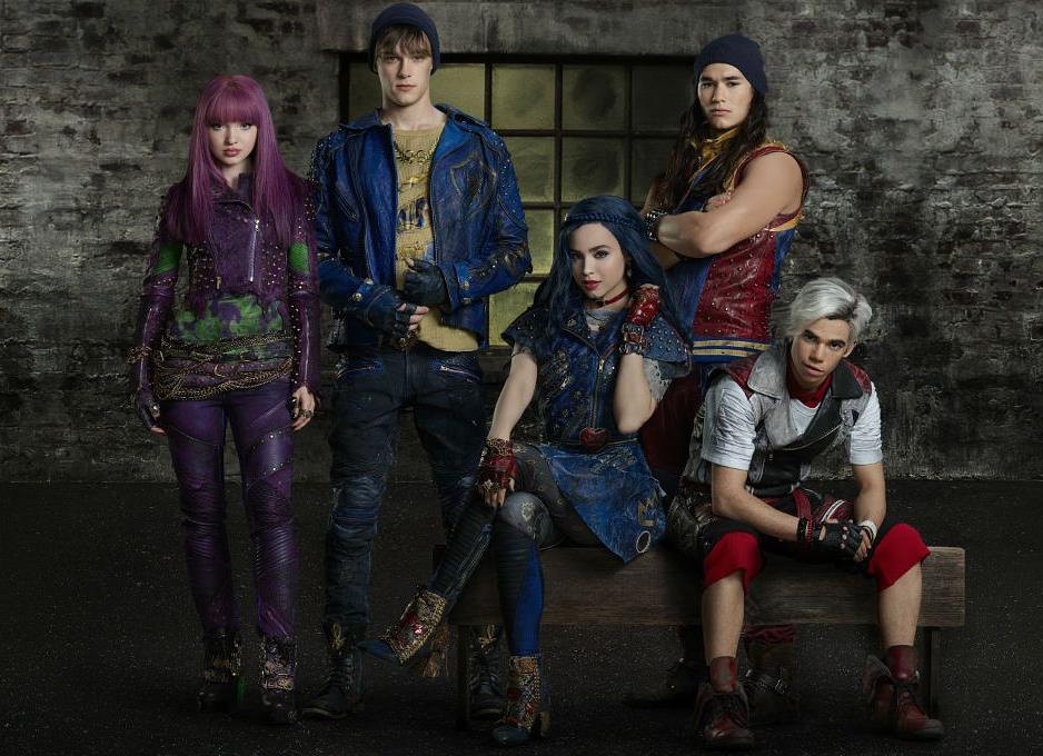 Descendants Wallpaper Background - Descendants 2 Mal Evie Jay Carlos - HD Wallpaper 