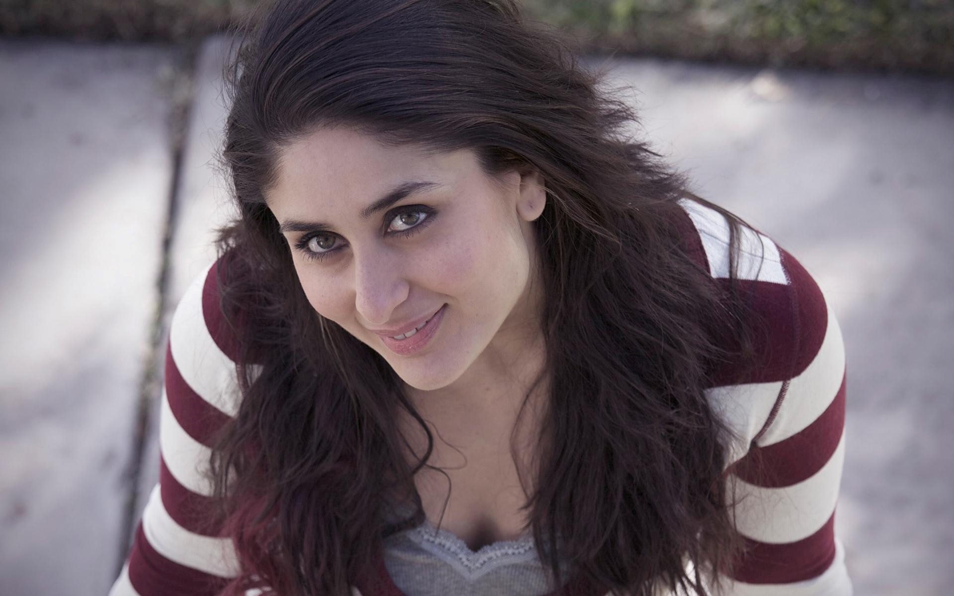 Smiling Closeup Of Kareena Kapoor - Kareena Kapoor Ek Main Aur Ekk Tu - HD Wallpaper 