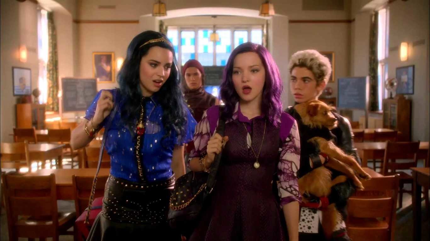 Fan Made Disney Movies Images Descendants 2 The Auradon - Ben Descendants 2 Mal - HD Wallpaper 