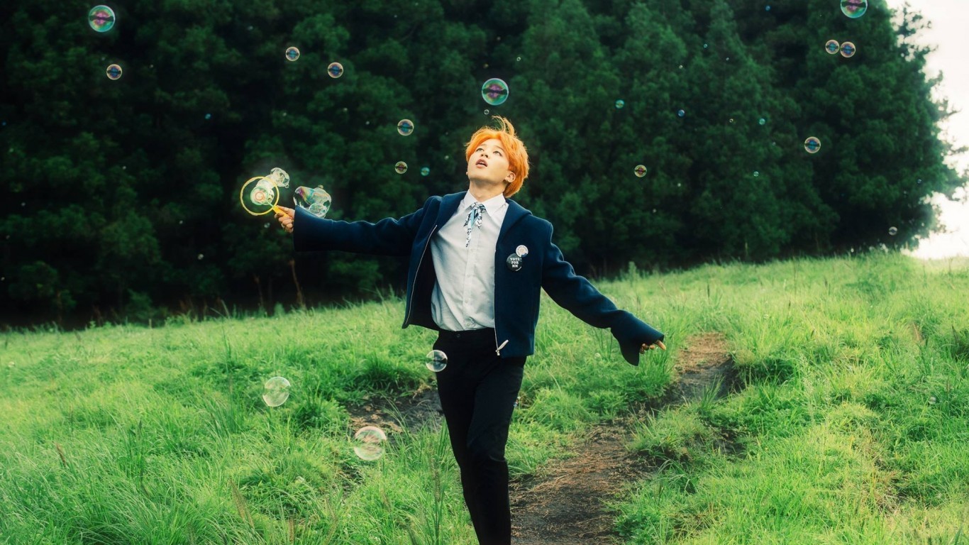 Bts, Jimin, Soap Bubbles, Field, Grass - Bts Jimin Butterfly - HD Wallpaper 