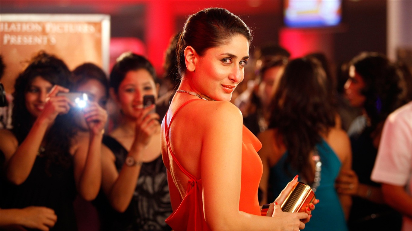 Kareena Kapoor-beauty Photo Hd Wallpaper2013 - Kareena Kapoor In Heroine - HD Wallpaper 