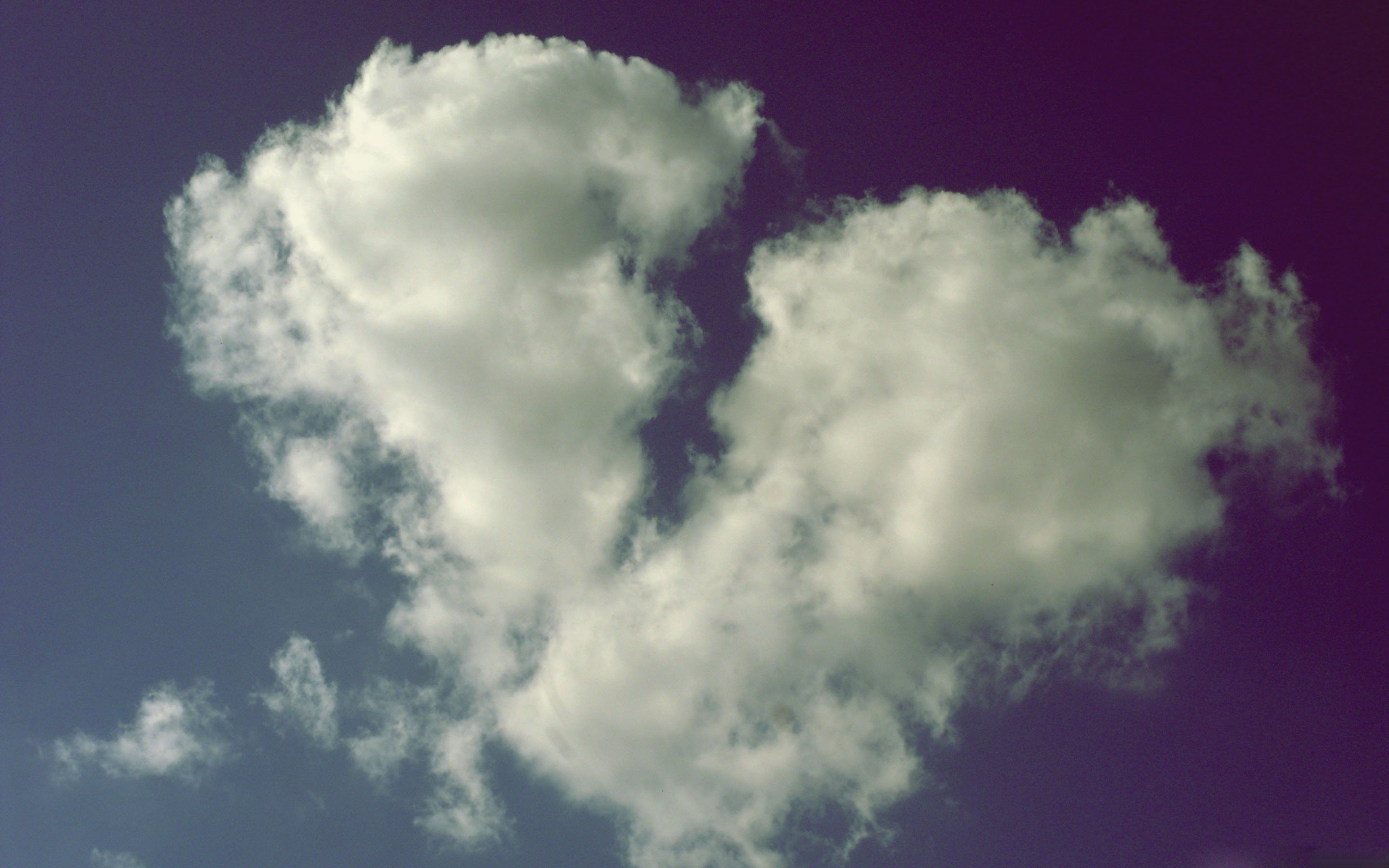 Heart Shape Broken Glass - HD Wallpaper 