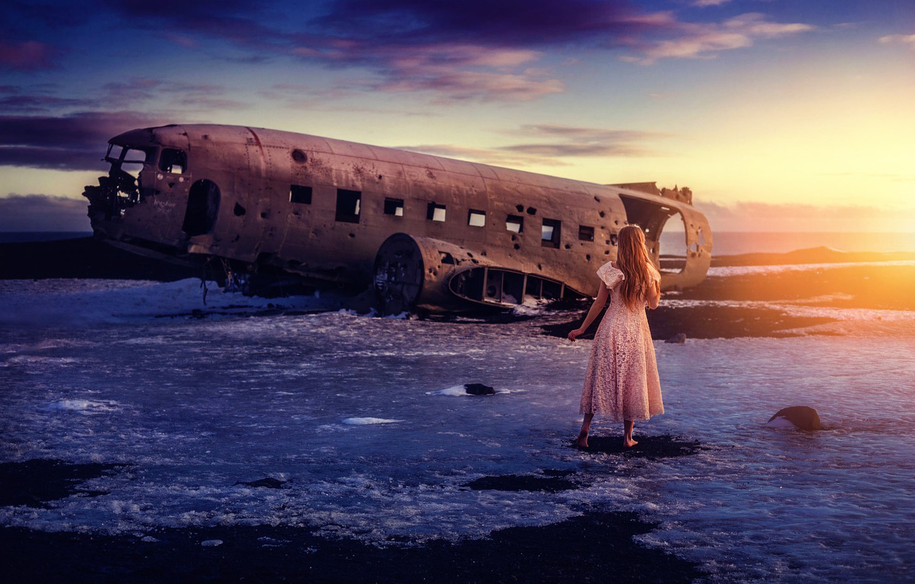 Photo Wallpaper The Wreckage, Girl, The Plane, Tj Drysdale, - Douglas Dc-3 - HD Wallpaper 