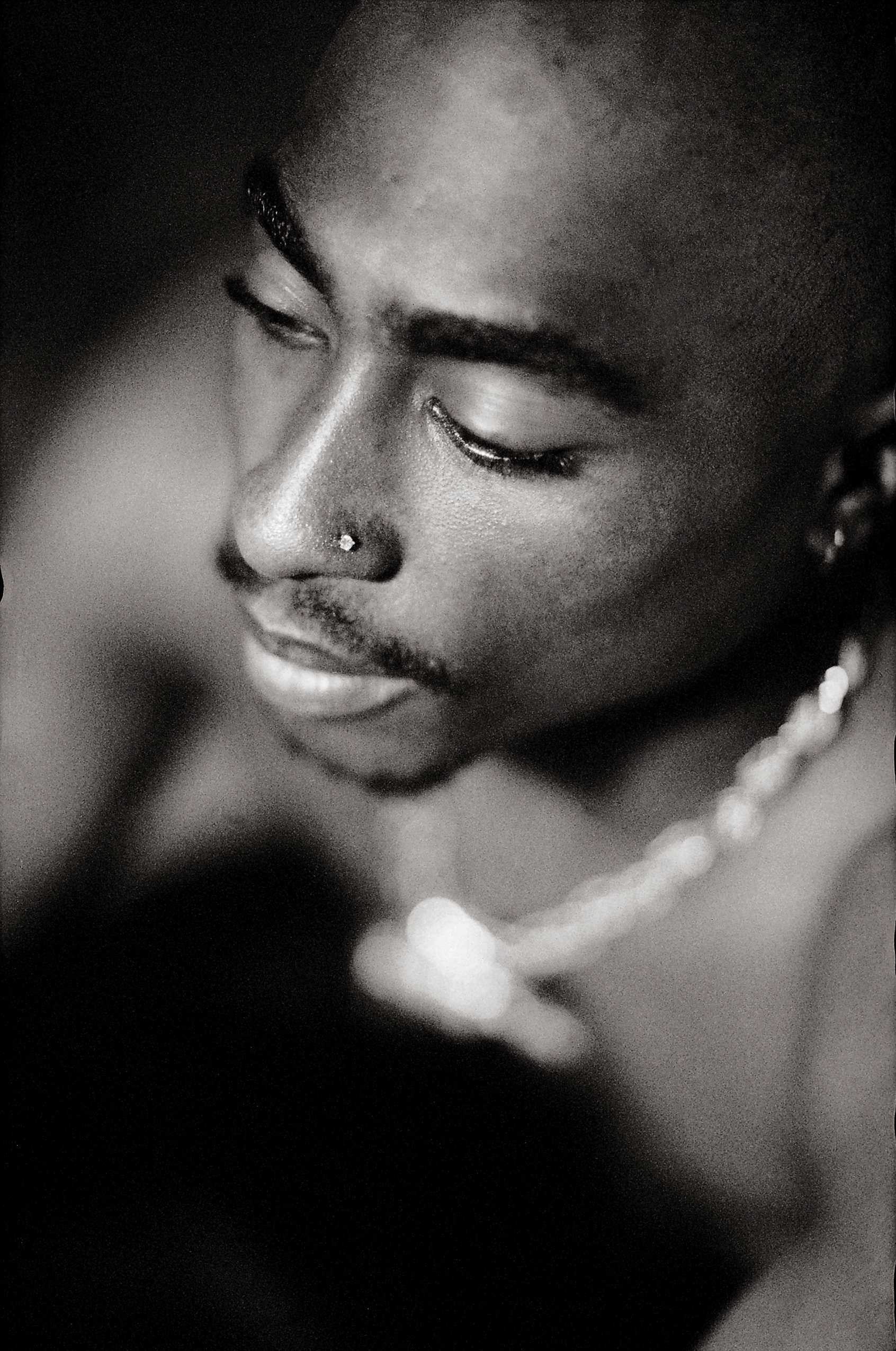 Tupac Amaru Shakur Wallpapers Wallpapersafari 
 Data-src - 2pac Black And White - HD Wallpaper 