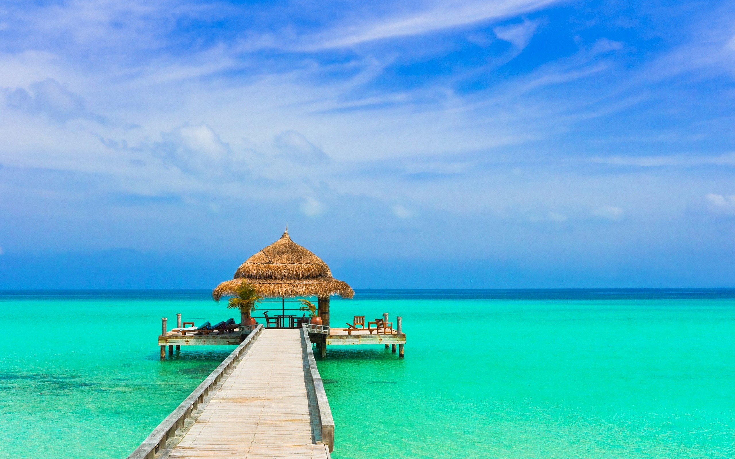 2560x1600, Beach Resort Maldives Wallpapers Pictures - Tropical Resort Beach - HD Wallpaper 
