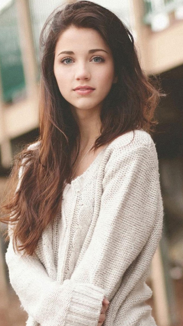 Girls Iphonewallpapers Hd - Emily Rudd Brown Hair - HD Wallpaper 