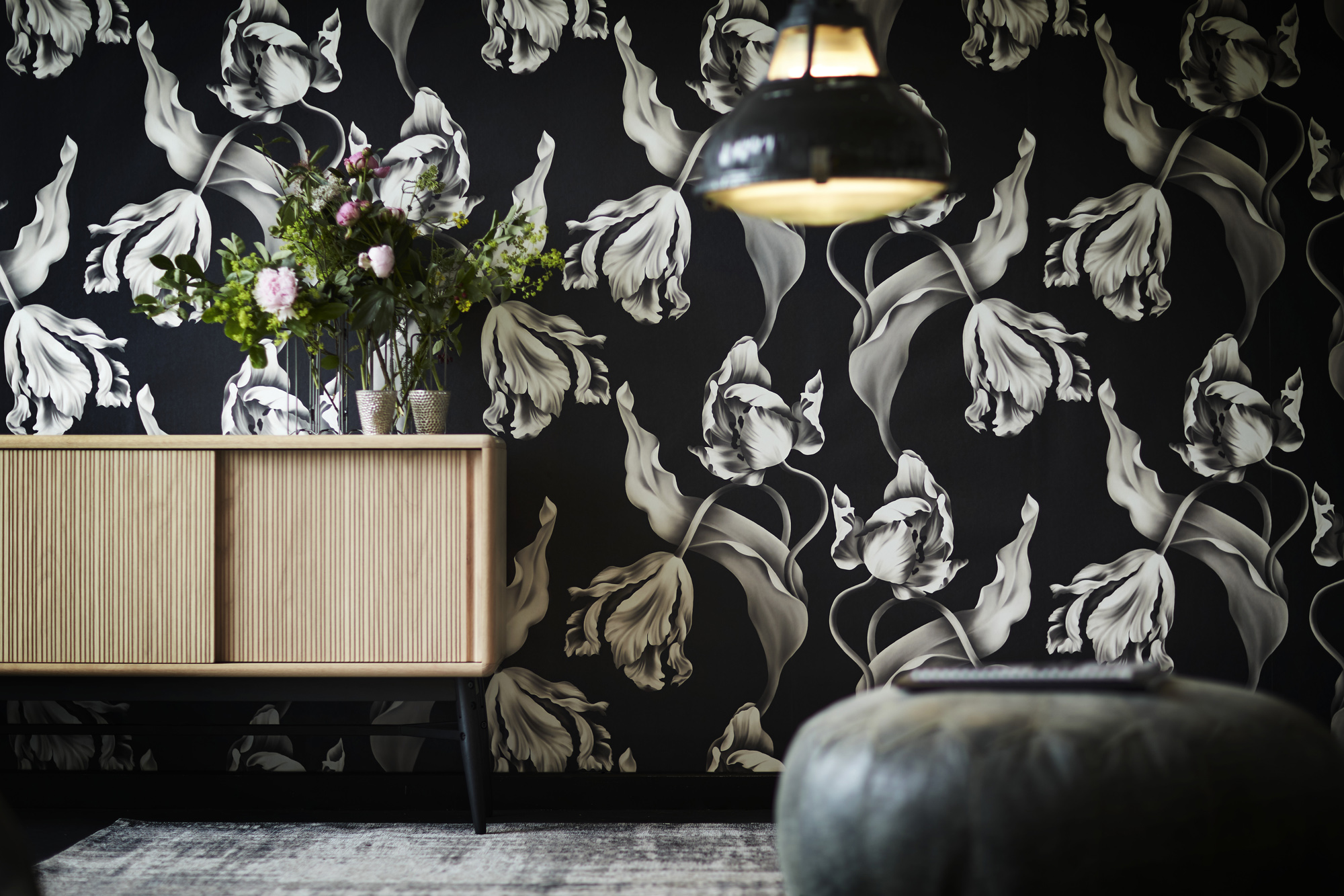 Dark Floral Wallpaper - Wallpaper - HD Wallpaper 