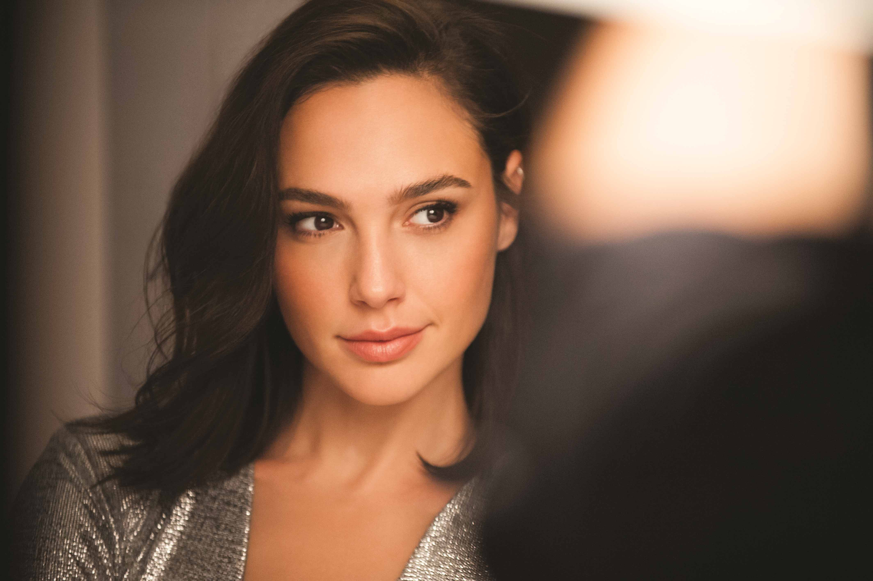 Gal Gadot - HD Wallpaper 