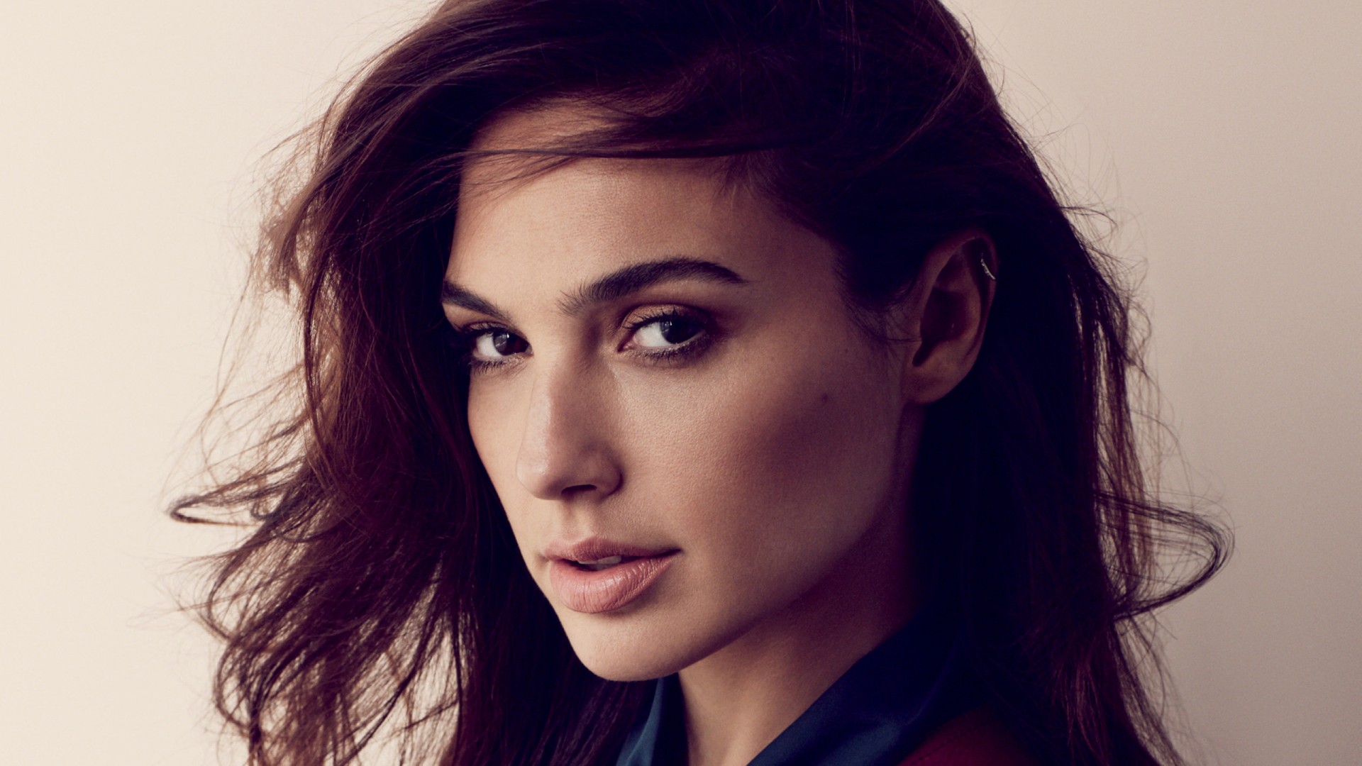 Wonder Woman Actress Gal Gadot - Gal Gadot - HD Wallpaper 