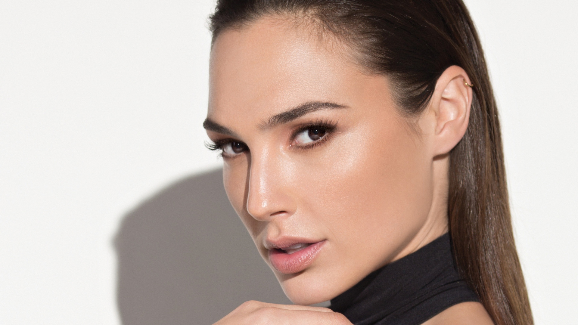 Gal Gadot Neck - HD Wallpaper 