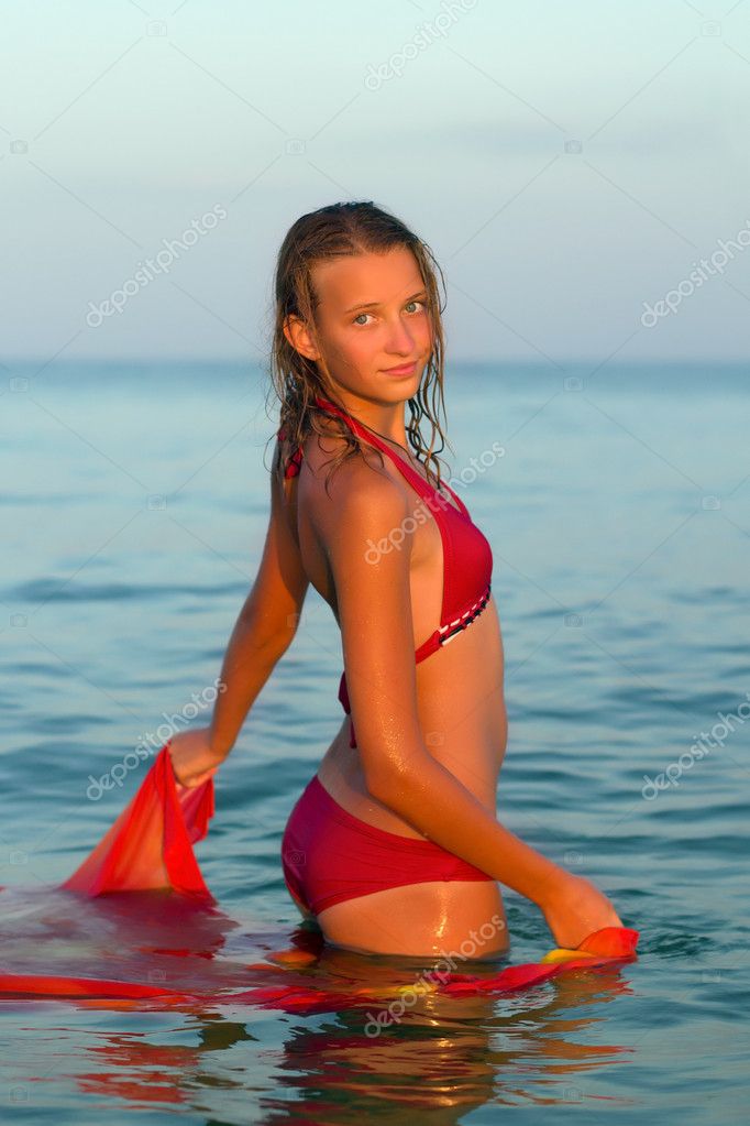 Cute Teen Swimsuit - HD Wallpaper 