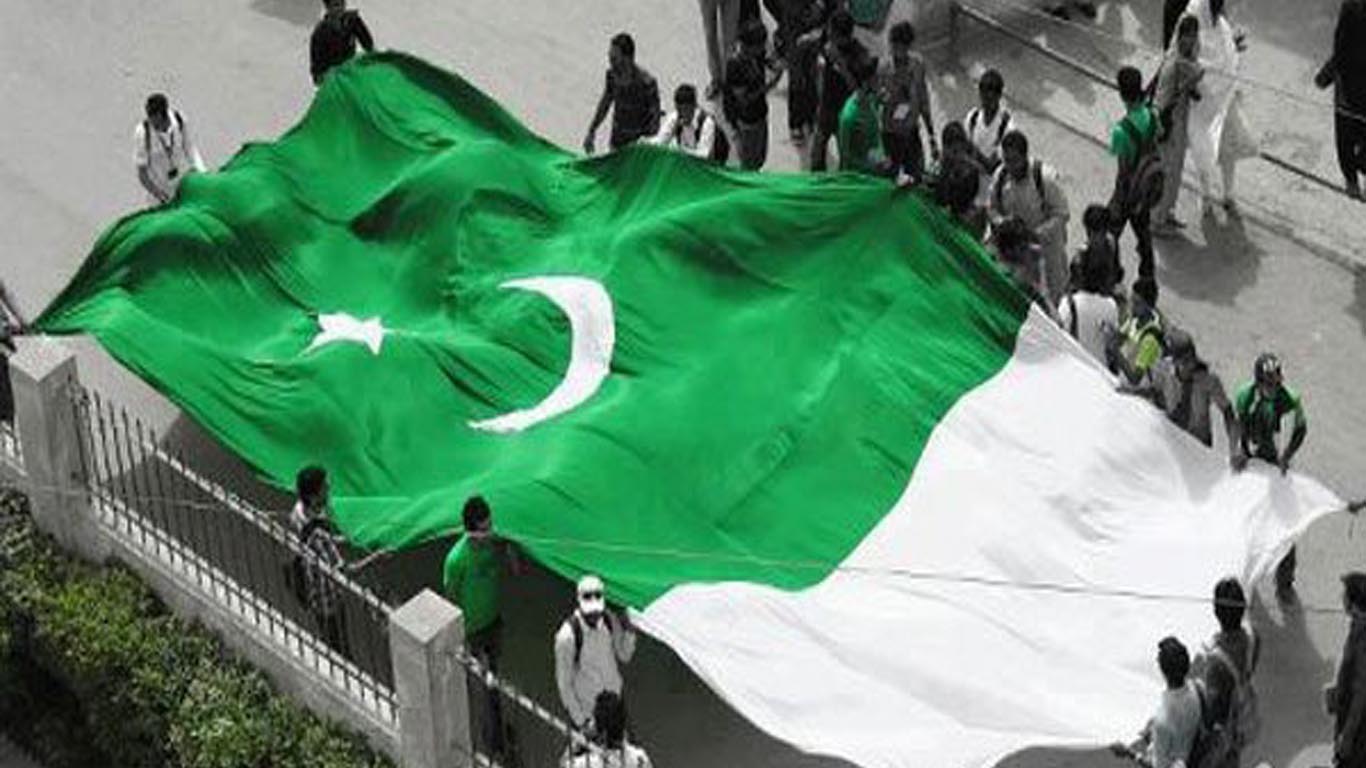 Download Pakistani People On 14 August Flag Hd Wallpaper - 14 August Pic Hd - HD Wallpaper 