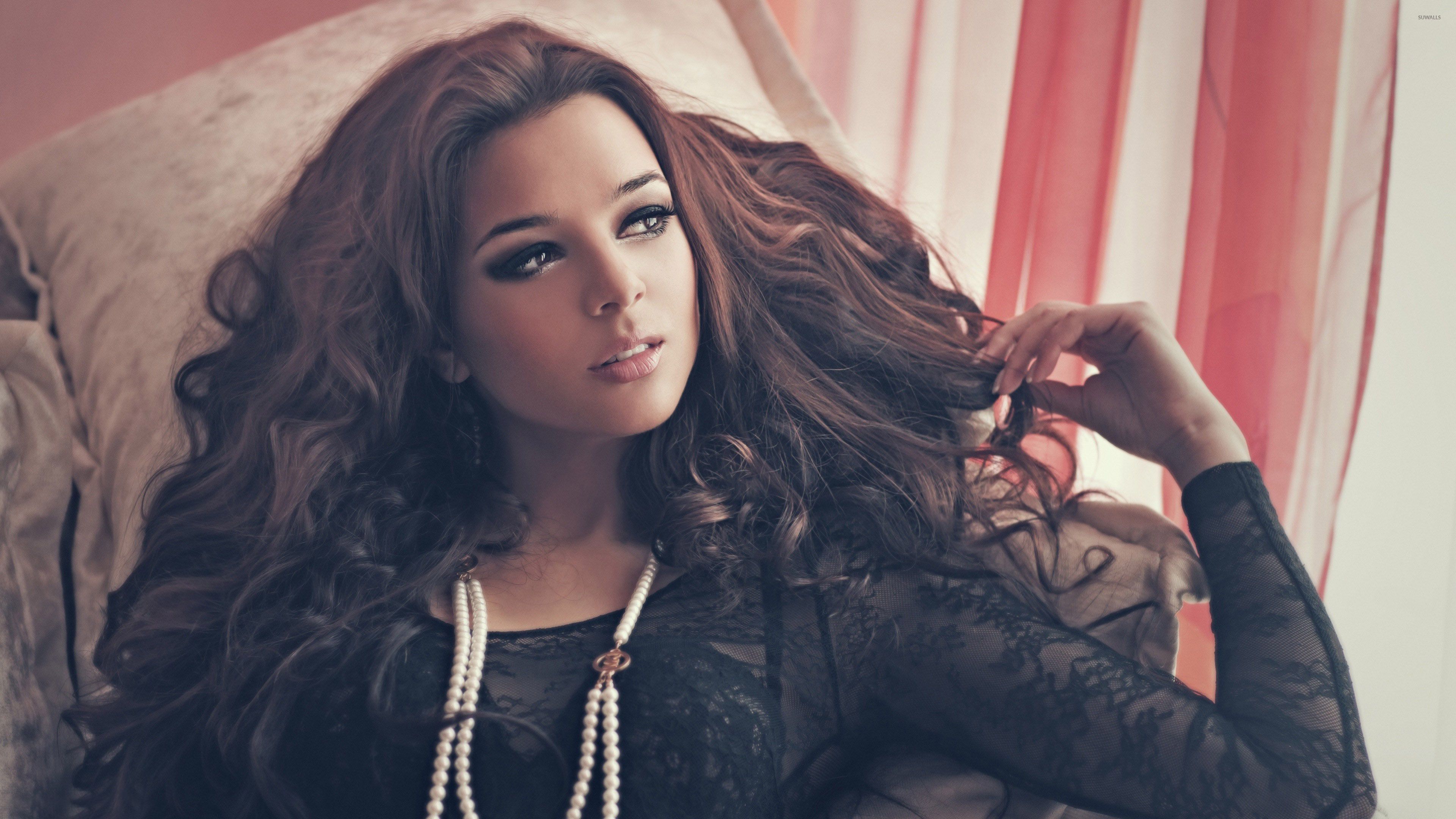 Beautiful Girl In Black Dress - HD Wallpaper 