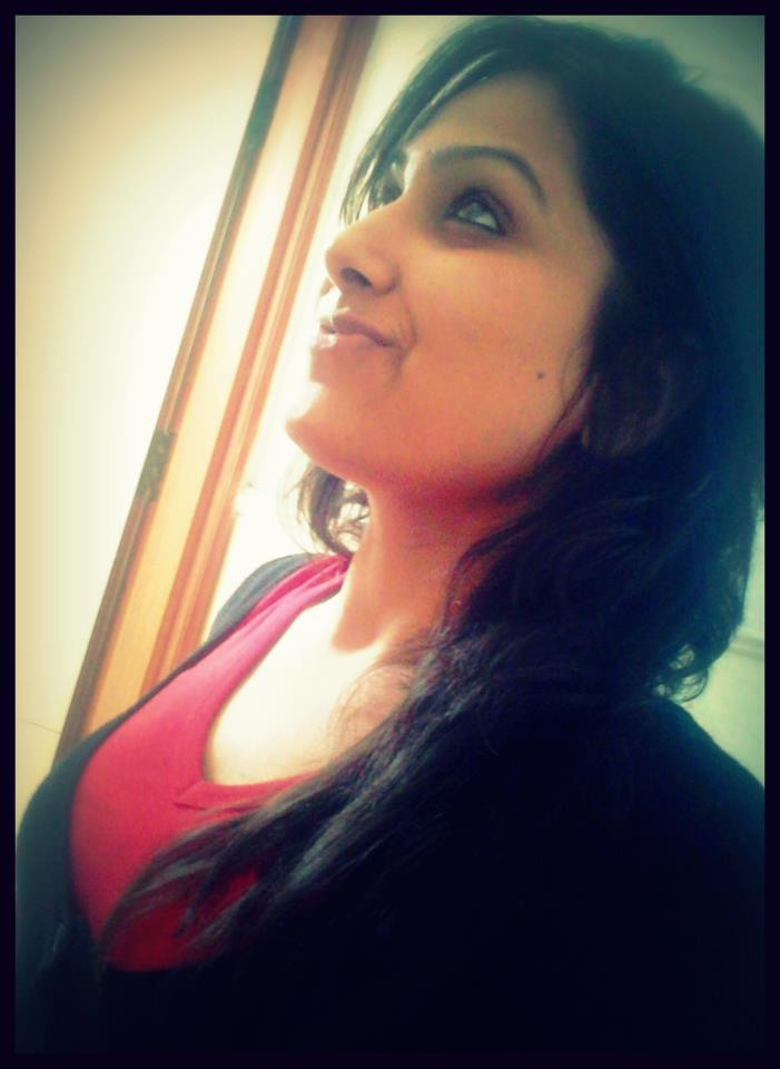 Beautiful Girls Wallpapers Free Download For Mobile - Girl - HD Wallpaper 