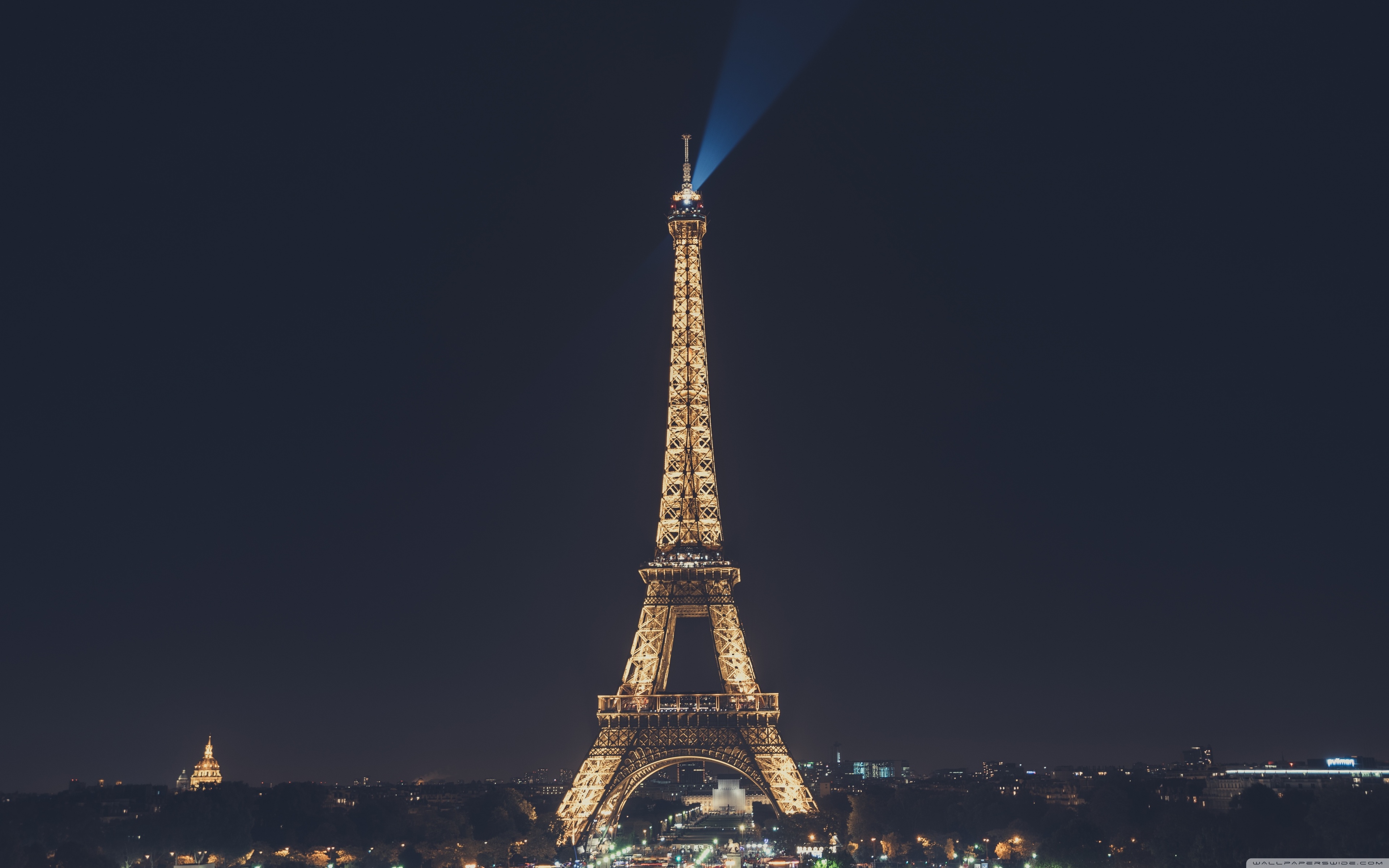 Night Eiffel Tower Wallpaper 4k - HD Wallpaper 