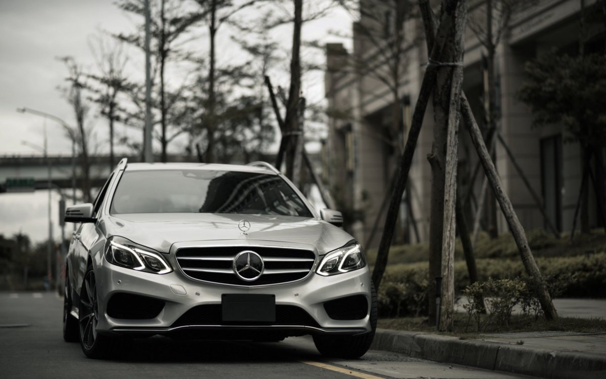 Mercedes Benz E 300 Walpaper - HD Wallpaper 