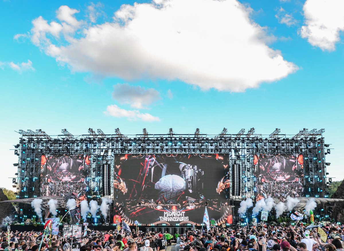 Crowd - HD Wallpaper 