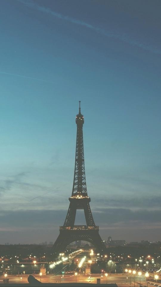 Cute Eiffel Tower Wallpaper - Eiffel Tower - HD Wallpaper 