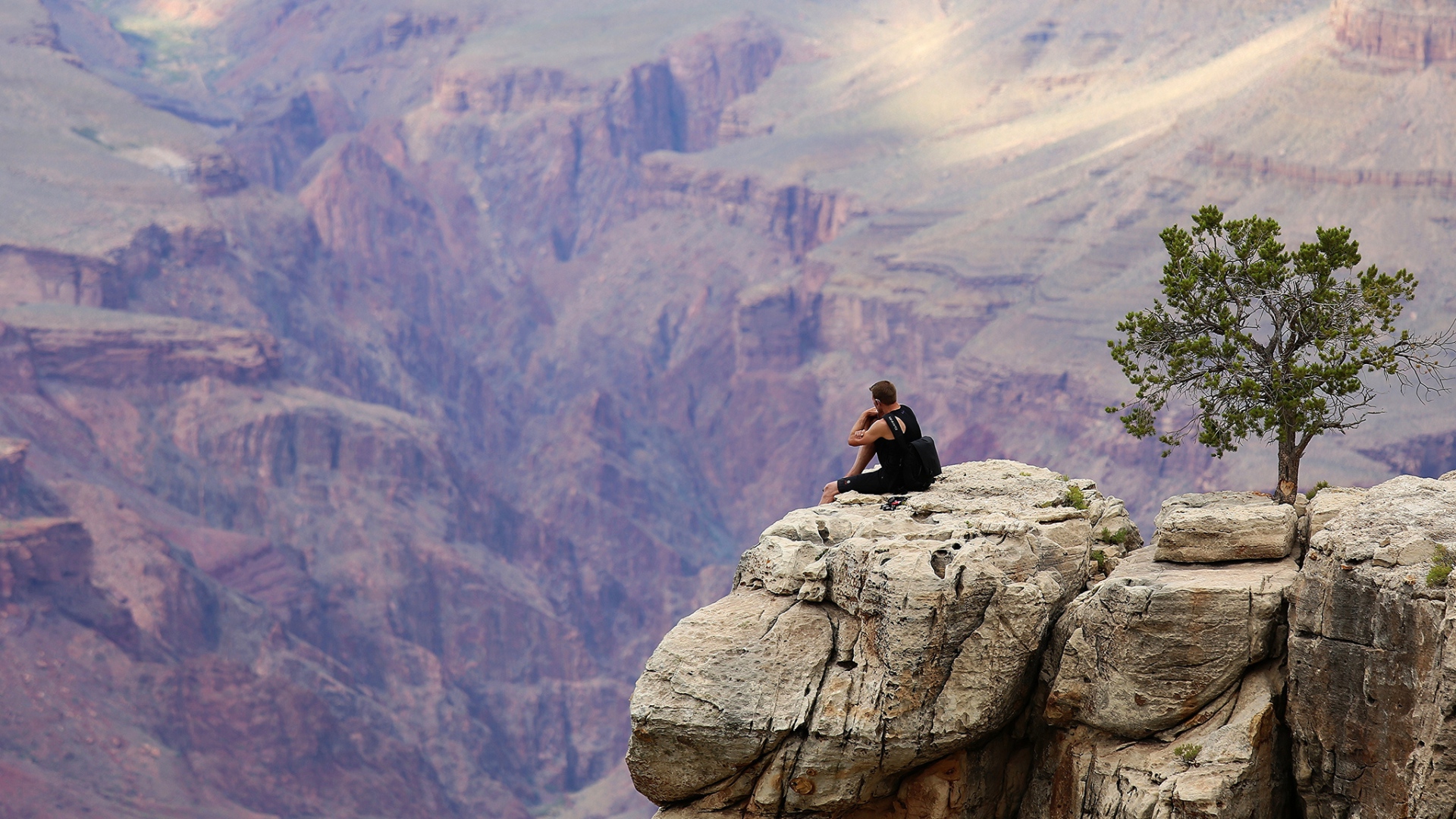 Wallpaper Boy Alone Canyon Romantic Rock - Grand Canyon National Park, Bright Angel Trail - HD Wallpaper 