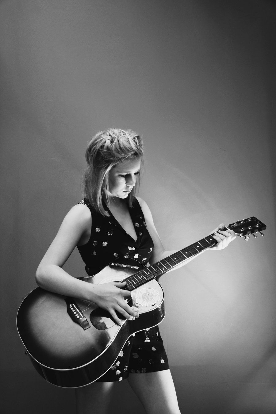 Iphone Guitar Wallpapers, - Guitar Girl Wallpaper Iphone - HD Wallpaper 