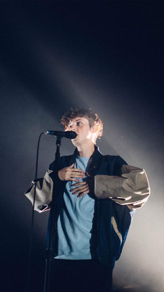 User Uploaded Image - Troye Sivan Wallpaper Hd - 577x1024 Wallpaper