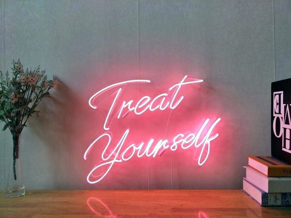 Good Vibes Only Neon Sign Real Glass For Bedroom Garage - Always Striving And Prospering - HD Wallpaper 