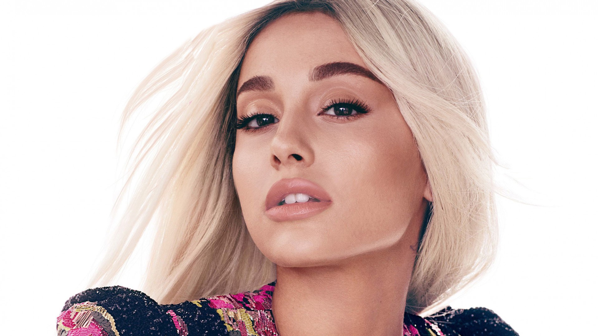 Ariana Grande Face Closeup Shot - Ariana Grande - HD Wallpaper 