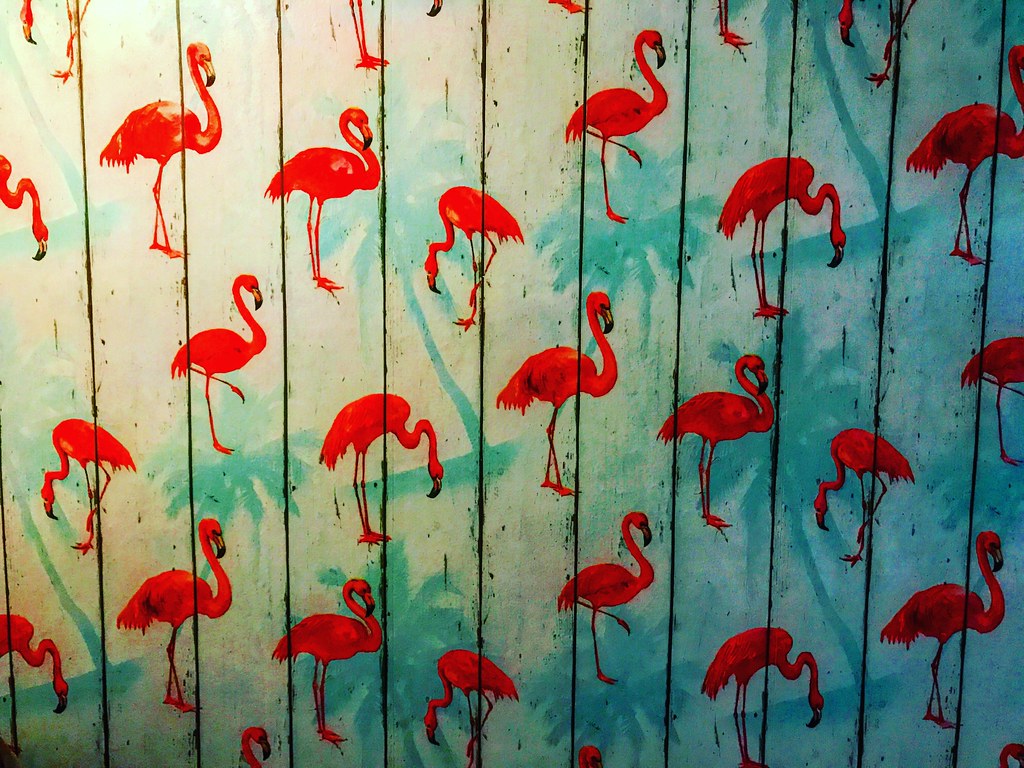 Flamingo Wallpaper Wood - HD Wallpaper 