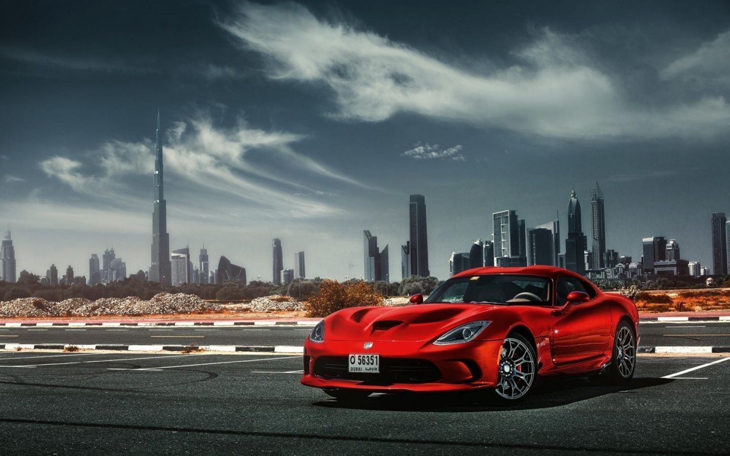 Dodge Viper Srt Car Parking Dubai Wallpapers - High Resolution Car Wallpaper For Pc - HD Wallpaper 