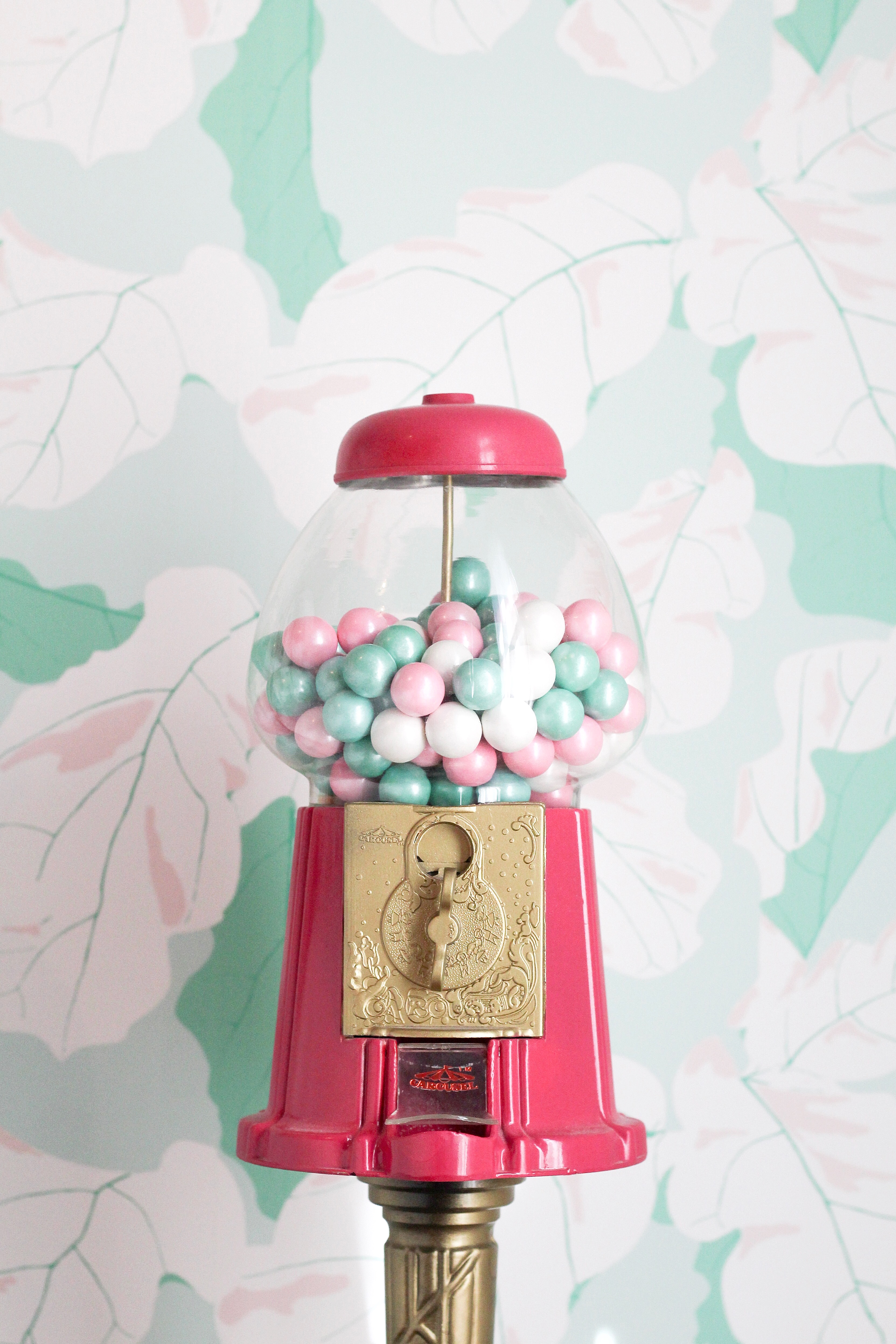 Pink And Gold Gumball Machine - Lampshade - HD Wallpaper 