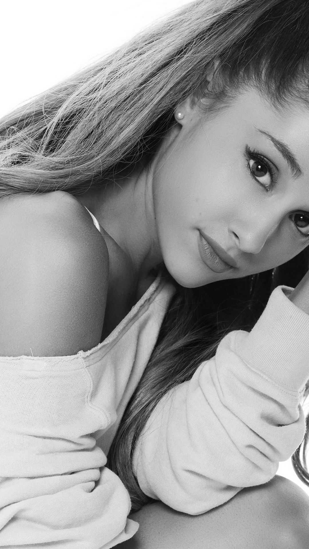 Ariana Grande - HD Wallpaper 