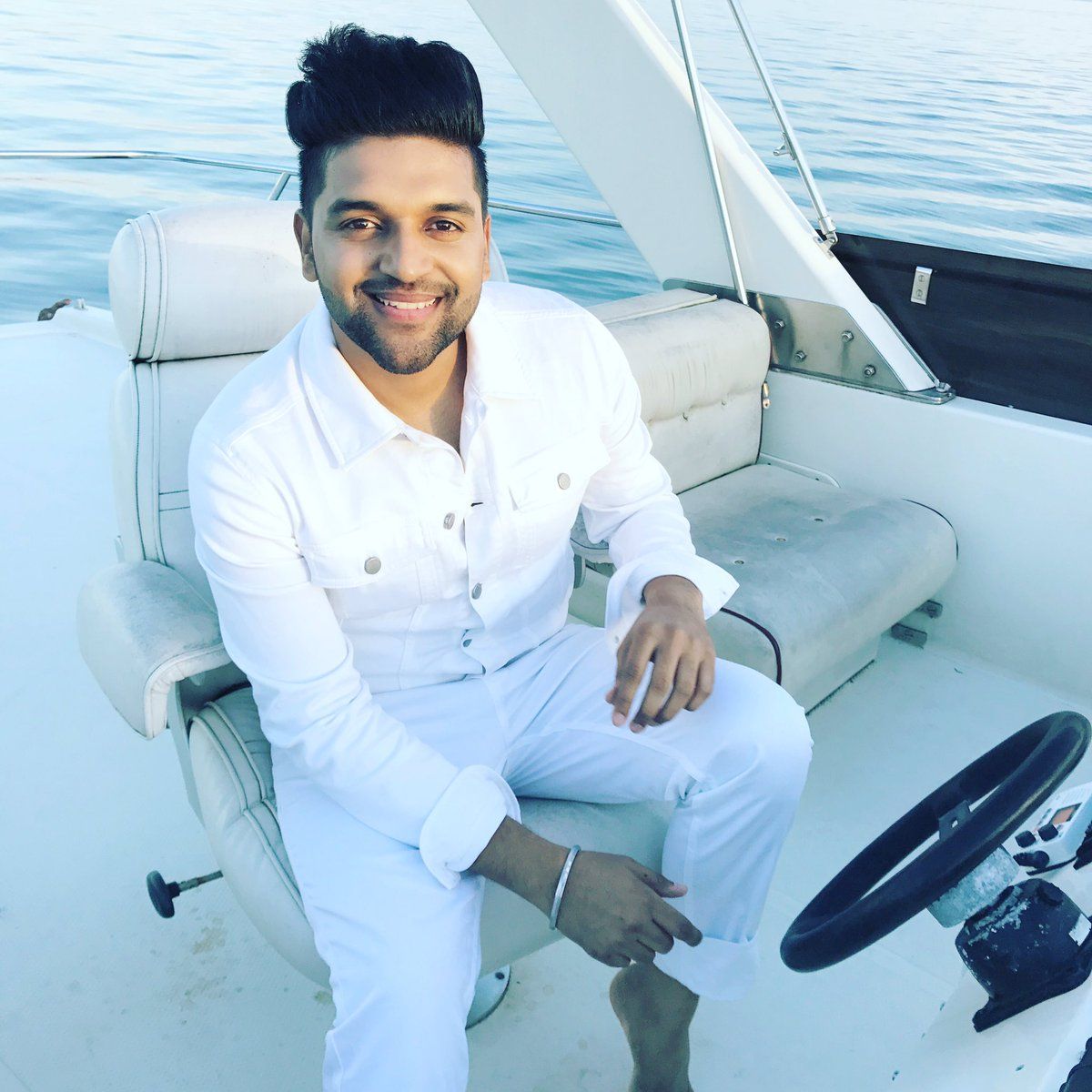 Hd Wallpaper Guru Randhawa - HD Wallpaper 