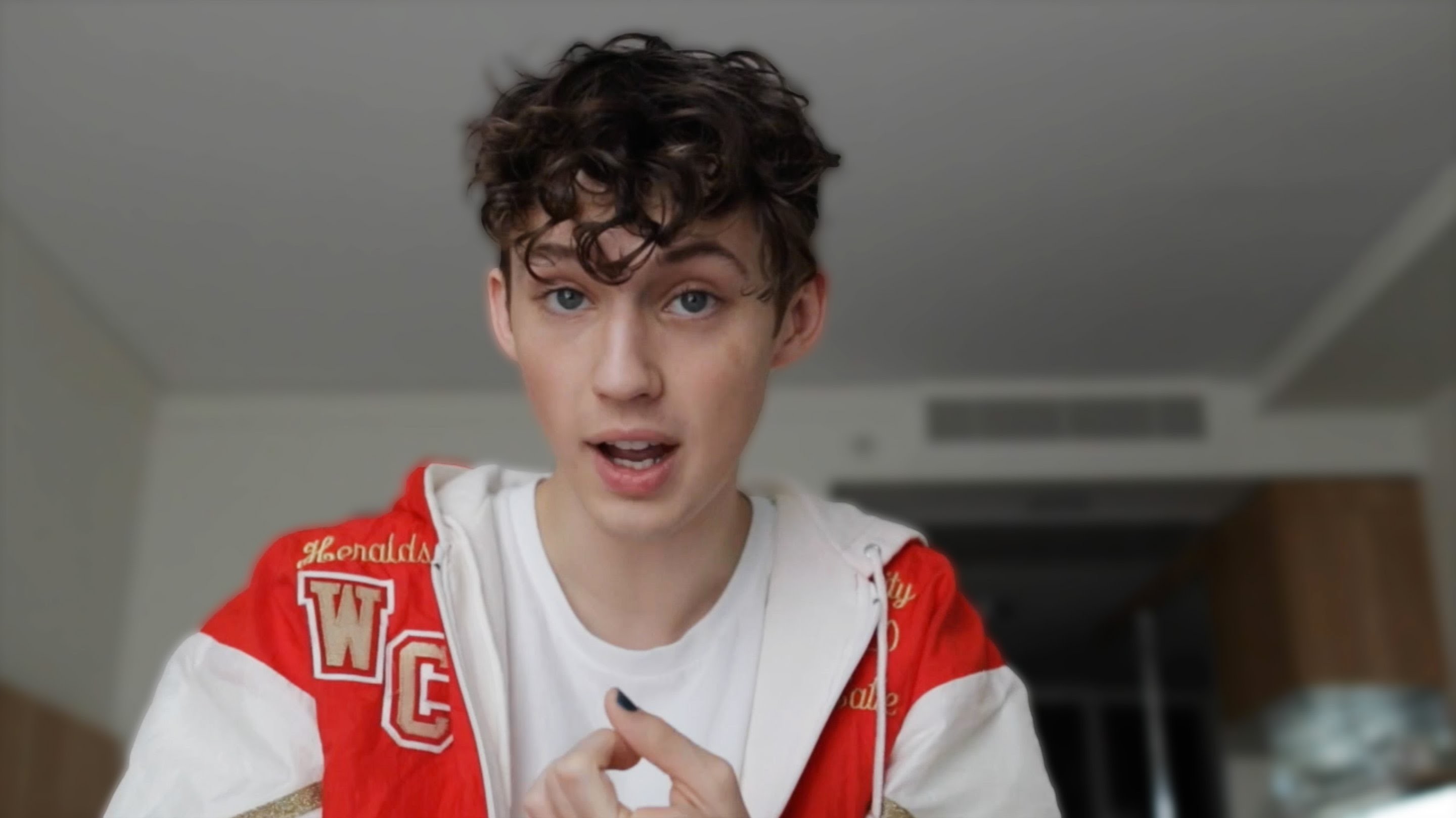 Troye Sivan Wallpaper 
 Data-src /w/full/c/9/e/503563 - Do Guys Get Aids - HD Wallpaper 