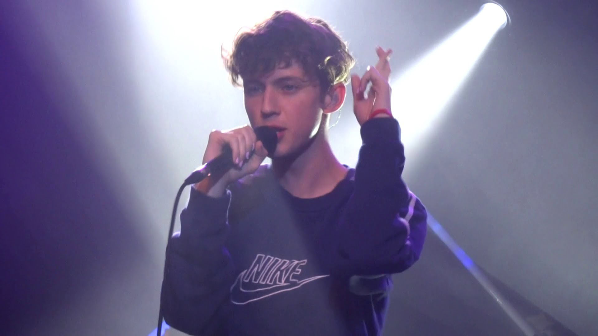 Troye Sivan Images - Troye Sivan Wallpaper Desktop - HD Wallpaper 