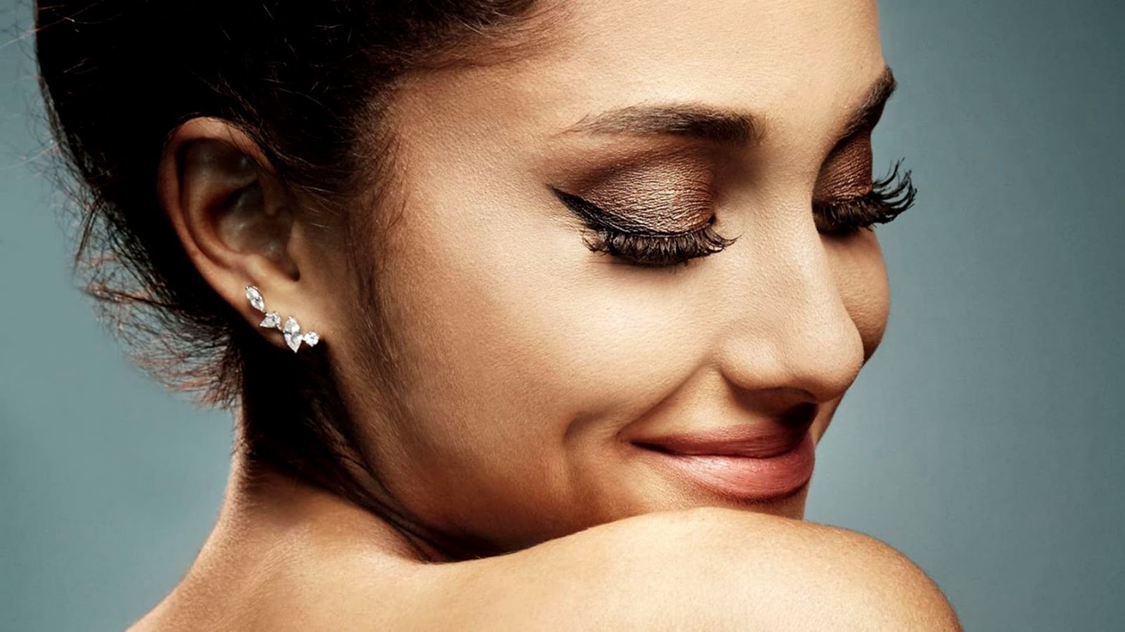 Ariana Grande Makeup Hd Pics Download Hd Ariana Grande - Ariana Grande Black And White - HD Wallpaper 