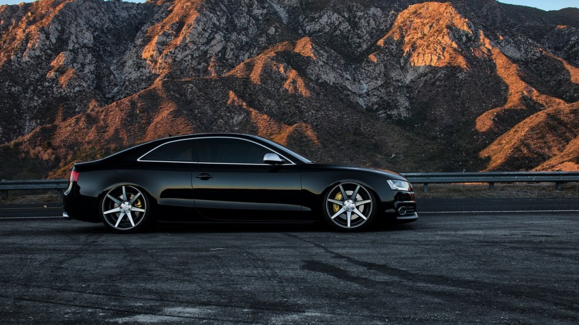 Download Wallpaper Black Audi Rs5 Between Mountains - Vossen Cv7 Matte Graphite Machined - HD Wallpaper 