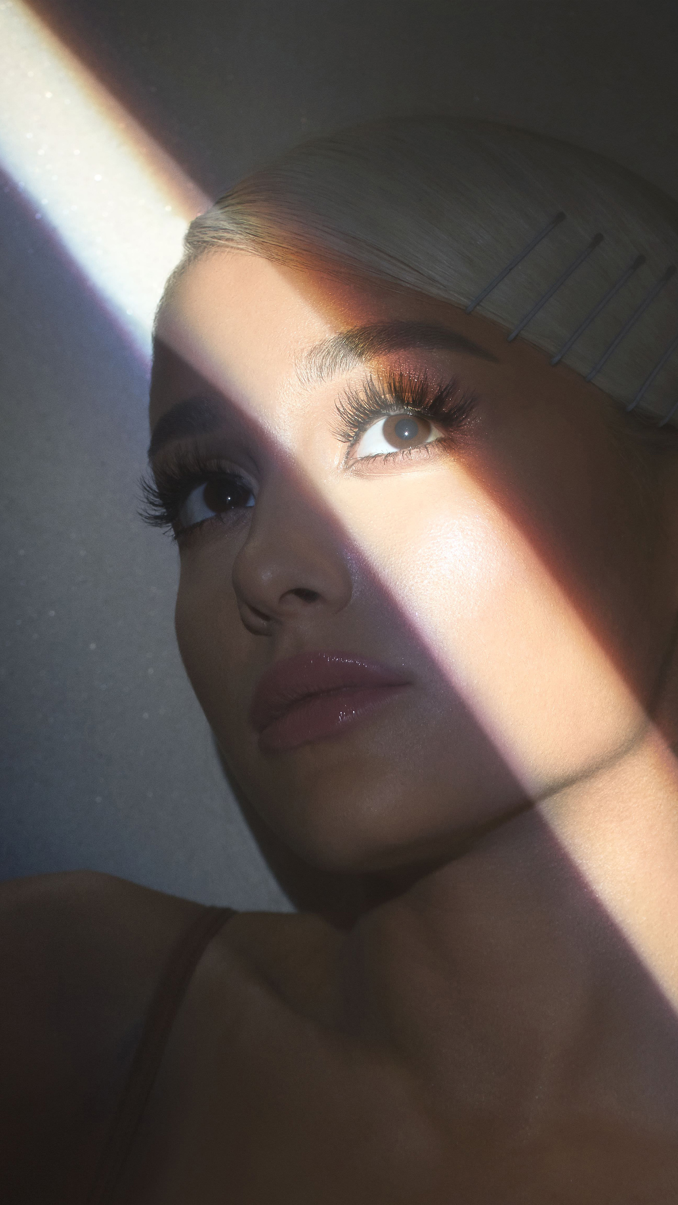 Ariana Grande 2019 Wallpaper For Iphone - HD Wallpaper 