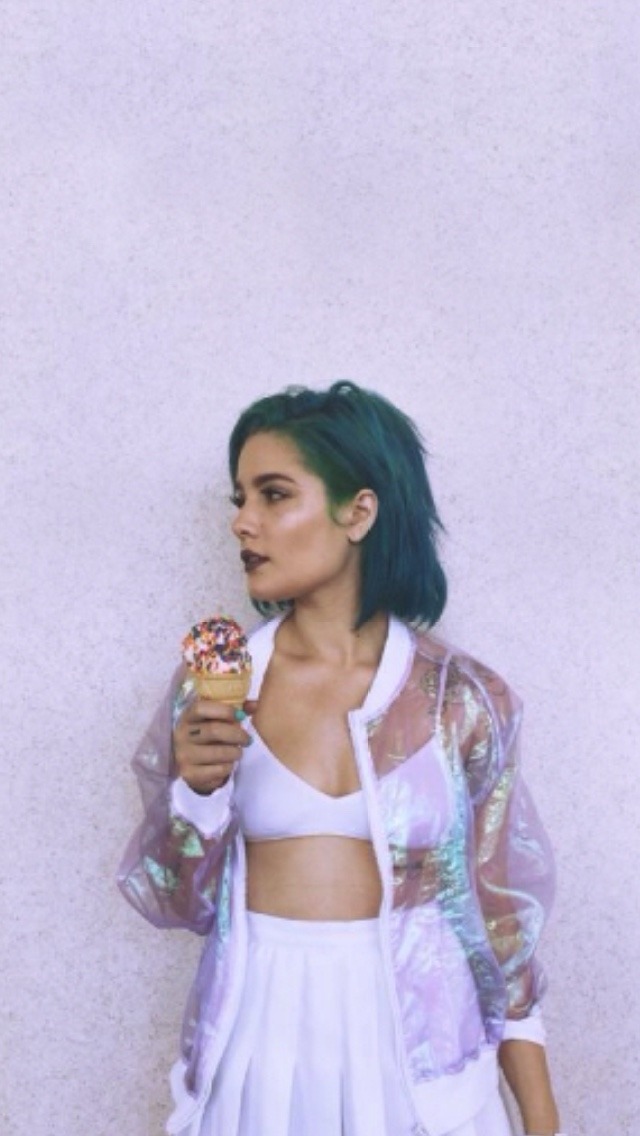 Halsey Short Hair - HD Wallpaper 